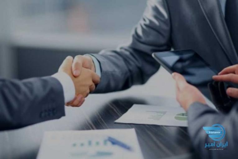 استخدام نیروی انسانی