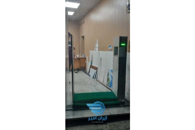 گیت دستگاه ضدعفونی کننده استیل نیم تنه