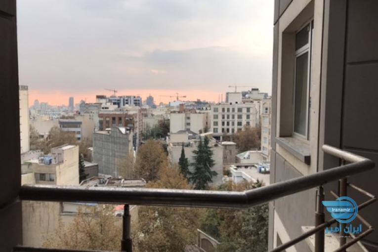 در نیاوران با مهندس خرید کنید