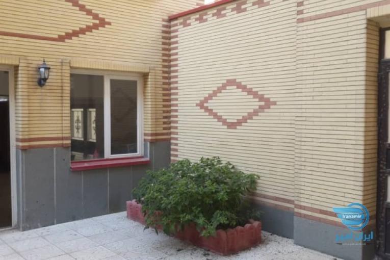 فروش ساختمان ۴ طبقه با پیلوت یکجا