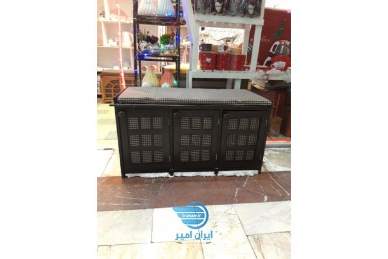 جاکفشی نشیمندار