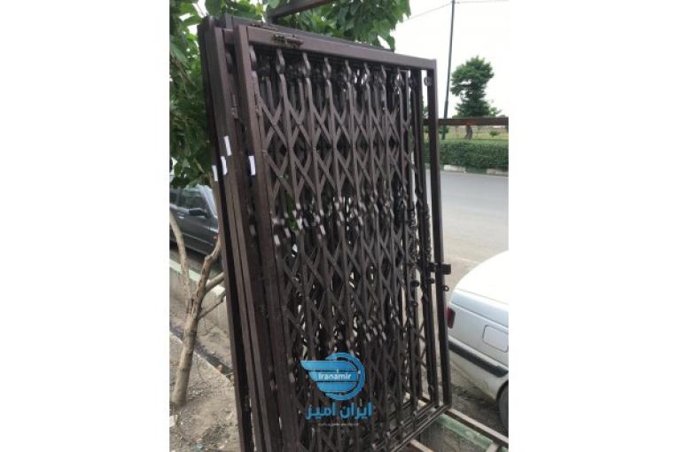 حفاظ و درب اکاردئونی