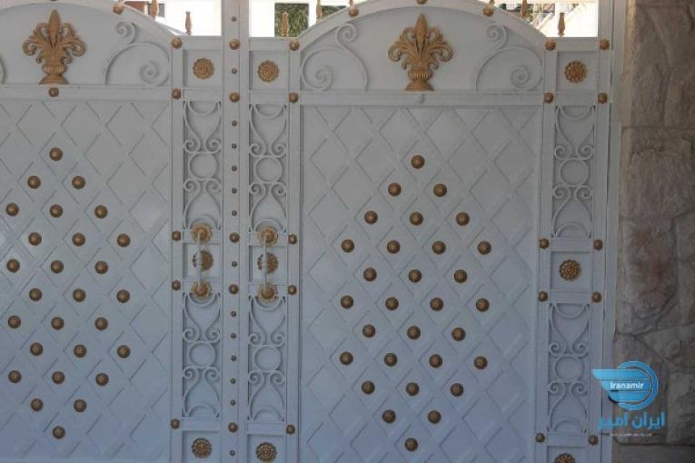 نقاشی ساختمان و کاغذ دیواری . بدون واسطه