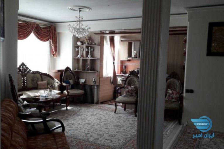 76 متری غرق نور