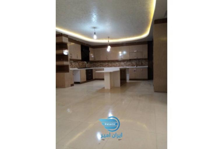 ویلایی سه طبقه بسیار شیک 