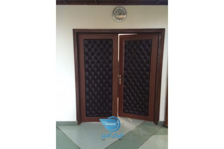 چرم کوبی درب و دیوار