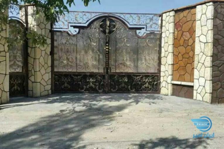 اجرای نمای دروازه با سنگ کوهی سفید اجرا با صورت تیشهء با قیمت مناسب اجرا میگردد
