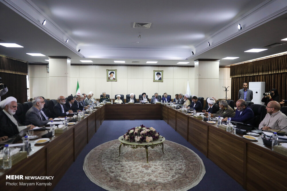 اطلاعیه مجمع تشخیص مصلحت :قیمت بنزین ربطی به ما ندارد