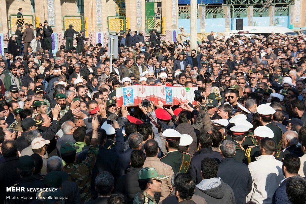 تشییع پیکر افسر شهید ناجا «ایرج جواهری» در کرمانشاه