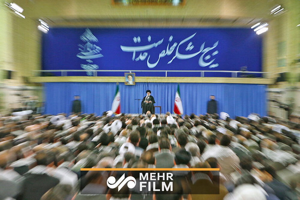 در هیچ اتفاقی غافلگیر نشوید؛ در همه زمینه‌ها حضور داشته باشید
