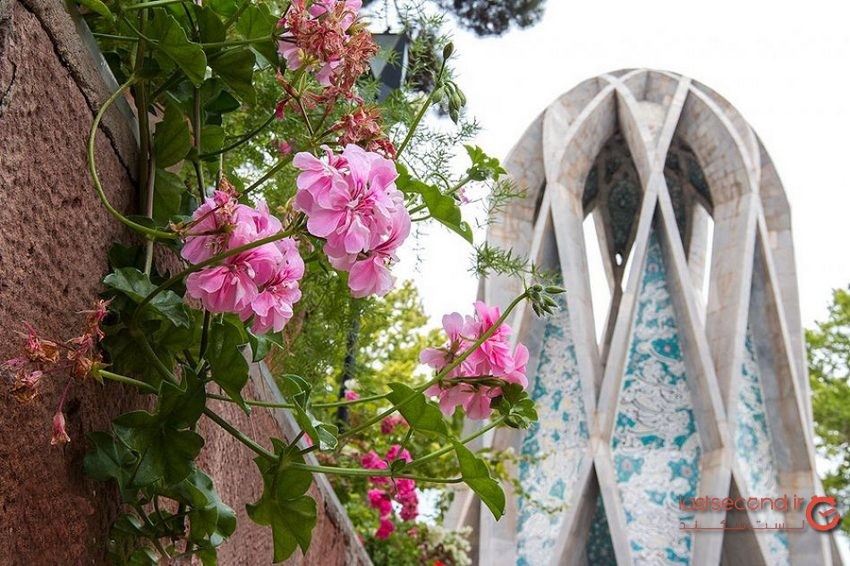 آرامگاه عمرخیام
