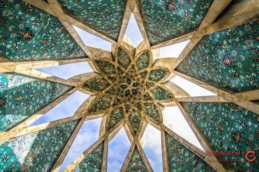 آرامگاه عمرخیام