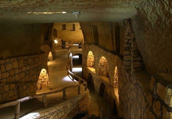 دفاع در ۱۸ متری عمق زمین