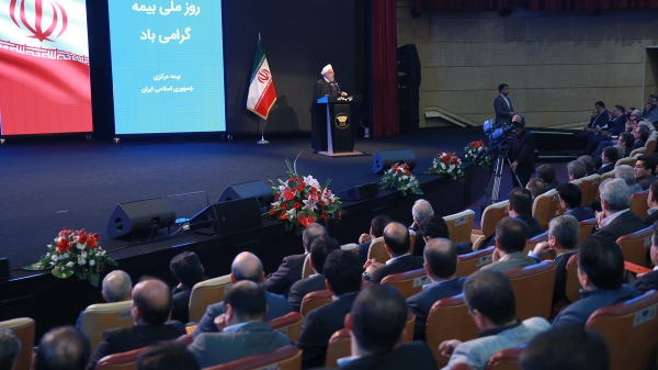 ماهیت بیمه امنیت بخشی به جامعه است/ همه تلاش دولت یازدهم و دوازدهم بر این امر متمرکز بود که ریسک را به حداقل کاهش دهد/ عربستان و اسرائیل عوامل اصلی نفوذ بر آمریکا برای خروج از برجام و تشدید فشارها بودند/شعار مذاکره نمی کنم و تحریم ها باقی باشد، خیلی راحت است؛ شروع سختی ها و گرفتاری با اعلام آمادگی مذاکره است /هر وقت آمریکا تحریم ظالمانه را بردارد بلافاصله سران ۱+۵ می توانند ملاقات کنند و ما مشکلی نداریم/ راهی جز مقاومت و ایستادگی در برابر تحریم کنندگان نداریم اما روزنه مذاکره را هم نبسته ایم / فرهنگ بیمه باید توسعه یابد