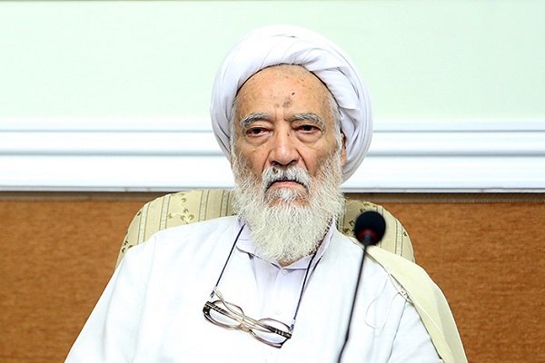 مسئولین صالح نداشته باشیم، همه چیز انقلاب را از دست می‌دهیم