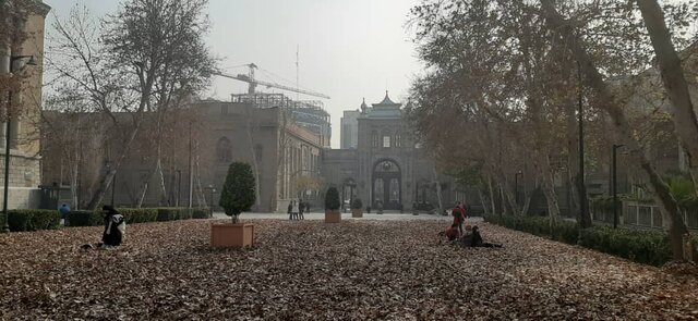 میدان پاییزی مشق با دود و اسانس نامطبوع