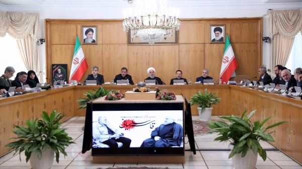 باید میراث سردار سلیمانی را حفظ کنیم؛ او مرزبان ایران بود اما هیچ‌وقت نمی‌خواست بین ایرانیان مرزی به وجود بیاورد/ همه ایرانی هستیم و ایران از آن همه است؛ باید به سلیقه‌ها ، اندیشه‌ها و راه‌های مردم احترام گذاشت / این سرزمین به سلیقه، جناح و افکار خاصی مرتبط نیست