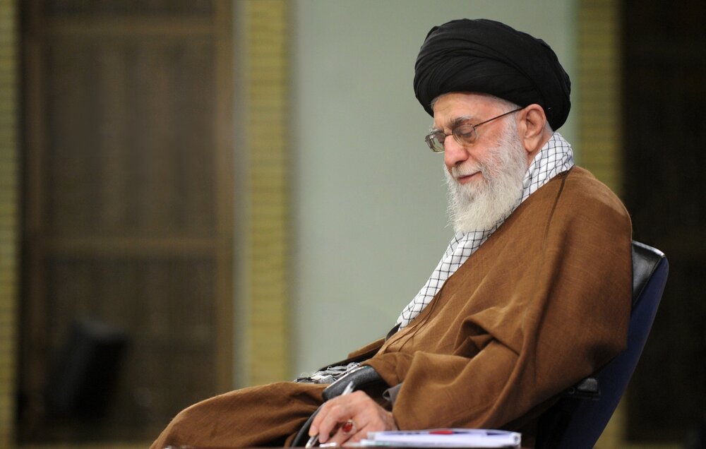 رهبر انقلاب جان باختن هم‌میهنان در کرمان و تهران را تسلیت گفتند