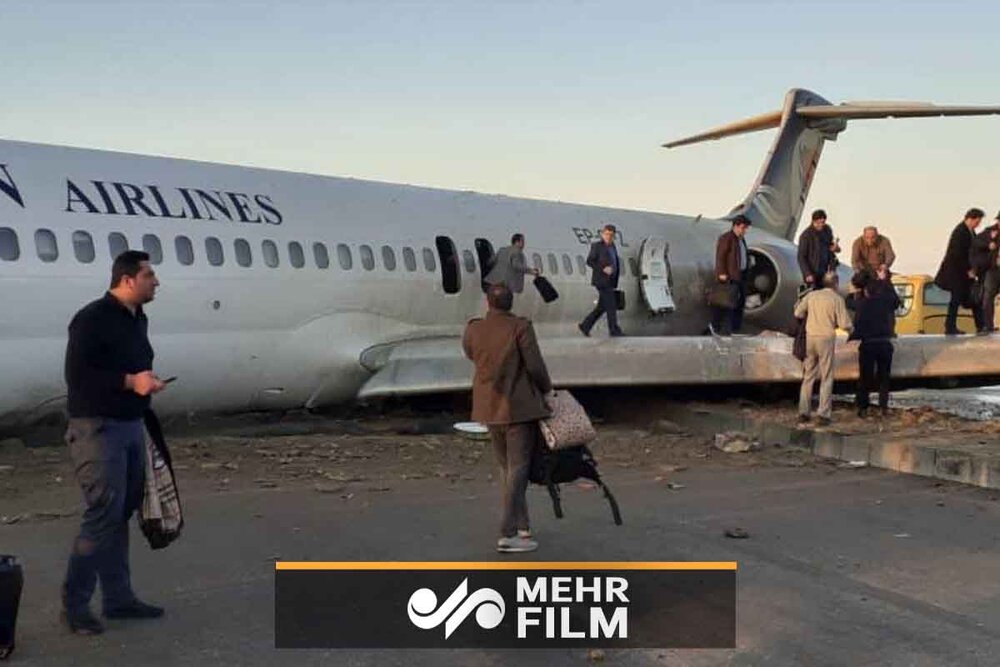 فیلمی از لحظه خروج اضطراری هواپیما کاسپین