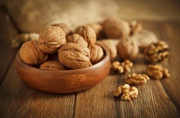گردو برای سلامت باکتری های روده و قلب مفید است