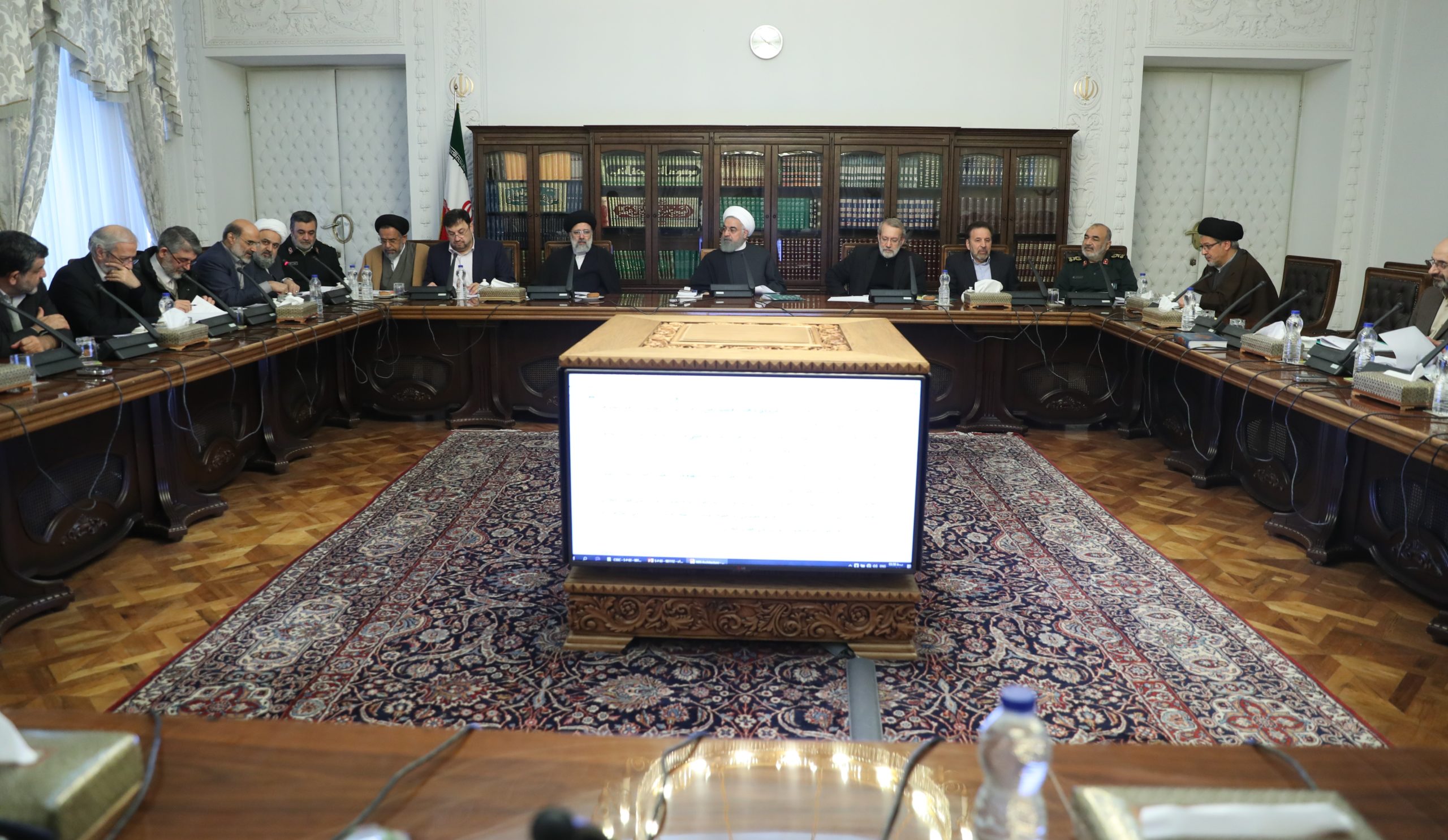۱۲ بهمن سال ۱۳۵۷ روزی بسیار مهم در تاریخ جمهوری اسلامی ایران است/ بی‌تردید راه و مسیر حضرت امام خمینی(ره) را با هدایت‌های مقام معظم رهبری ادامه خواهیم داد
