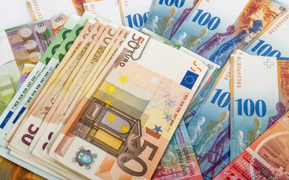 جزئیات نرخ رسمی ۴۷ ارز / قیمت یورو افزایش و پوند کاهش یافت