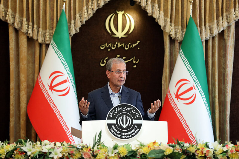 ربیعی: از سیاسی کردن کرونا بپرهیزید،در این موضوع شوخی نداریم