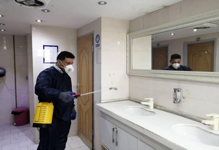 ضدعفونی روزانه سرویس‌های بهداشتی عمومی شهر قزوین