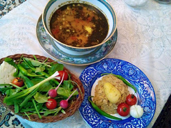 آبگوشت غوره و گوجه فرنگی