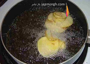 مرحله چهارم تزیین سیب زمینی سرخ کرده به شکل گل رز
