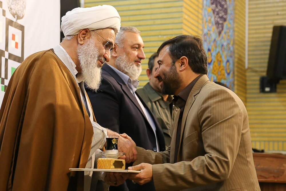 امام جمعه قزوین درگذشت مرحوم”سعید خورشیدی” را تسلیت گفت