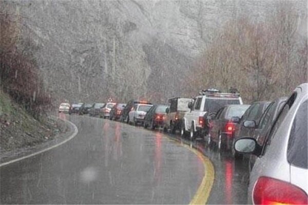 بارش شدید باران در محورهای جنوب کرمان/ برخی محورهای فرعی مسدود شد