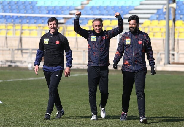 در تمرینات پرسپولیس احساس شاگرد بودن میکنم در تمرینات پرسپولیس احساس شاگرد بودن میکنم