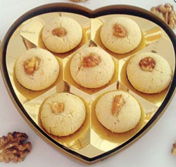 شیرینی گردویی را برای ایام نوروز درست کنید
