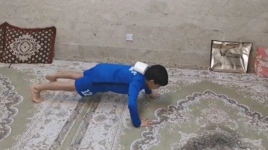 کودک افغان مسی و راموس را شکست داد!