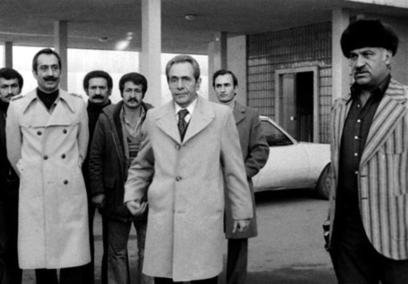 از خلخالی تا مهندس بازرگان و سیداحمد خمینی در مراسم ترحیم تیمسار ارتشی که ترور شد /روایت روزنامه کیهان از ترور محمدولی قرنی+عکس از خلخالی تا مهندس بازرگان و سیداحمد خمینی در مراسم ترحیم تیمسار ارتشی که ترور شد /روایت روزنامه کیهان از ترور محمدولی قرنی+عکس
