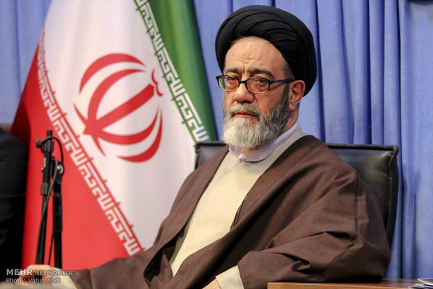 امام جمعه تبریز به مقام معظم رهبری نامه نوشت امام جمعه تبریز به مقام معظم رهبری نامه نوشت