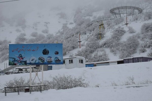 بارش ۴۰ سانتیمتری برف در گردنه کوهستانی حیران آستارا بارش ۴۰ سانتیمتری برف در گردنه کوهستانی حیران آستارا