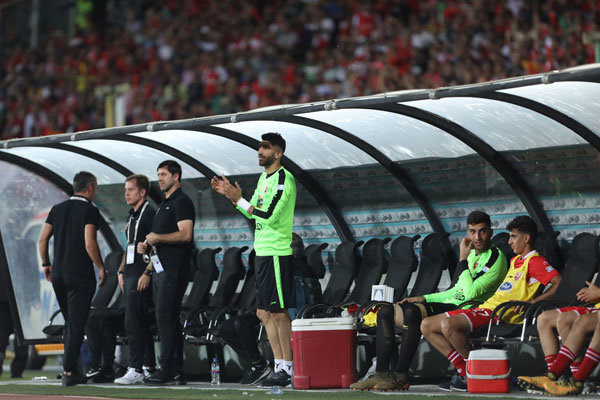 تماس سرپرست باشگاه پرسپولیس با علیرضا بیرانوند تماس سرپرست باشگاه پرسپولیس با علیرضا بیرانوند