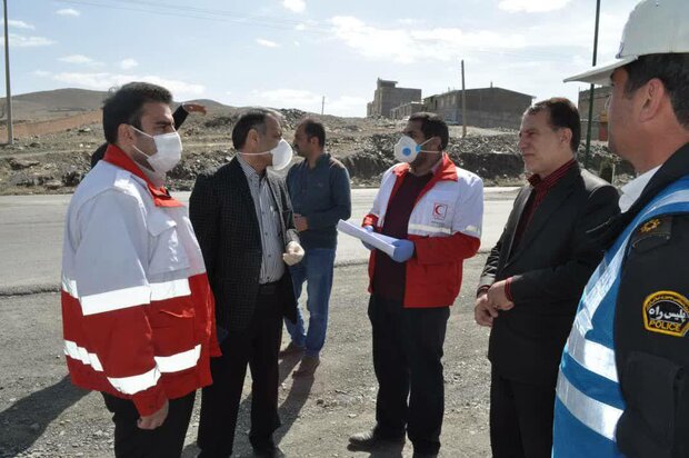 جلوگیری از ورود ۱۱۰۰ خودرو به خوانسار توسط نیروهای هلال احمر جلوگیری از ورود ۱۱۰۰ خودرو به خوانسار توسط نیروهای هلال احمر