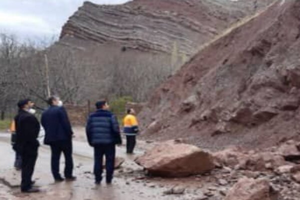 ریزش سنگ در دماوند/خسارتی ایجاد نشد