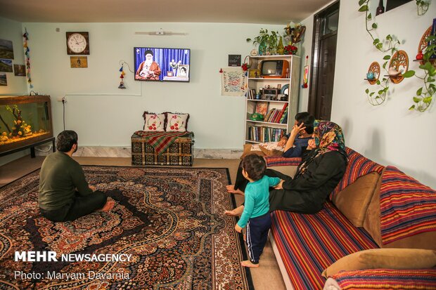 سخنرانی زنده رهبر معظم انقلاب در جمع ملت ایران سخنرانی زنده رهبر معظم انقلاب در جمع ملت ایران
