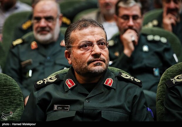 سردار سلیمانی درگذشت پدر شهیدان فهمیده را تسلیت گفت سردار سلیمانی درگذشت پدر شهیدان فهمیده را تسلیت گفت