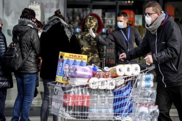 فعالیت فروشگاههای کوچک در آلمان از سر گرفته میشود فعالیت فروشگاههای کوچک در آلمان از سر گرفته میشود