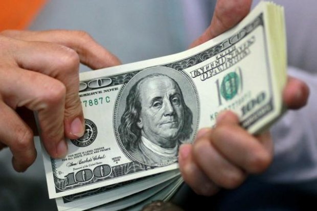 قیمت دلار آمریکا ۱۹ فروردین ۹۹ به ۱۵۷۰۰ تومان رسید قیمت دلار آمریکا ۱۹ فروردین ۹۹ به ۱۵۷۰۰ تومان رسید