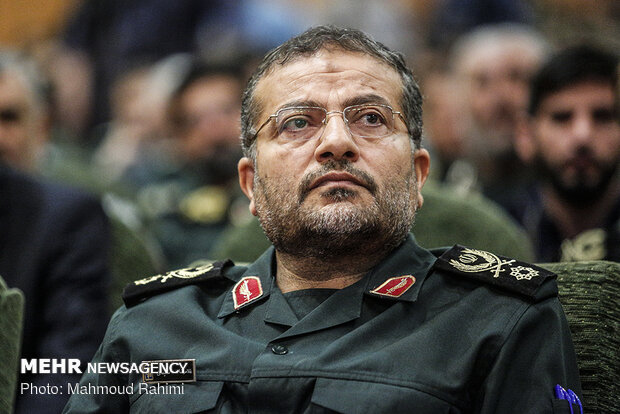 لبیک بسیج به بیانات رهبر انقلاب/آغاز رزمایش «کمک مومنانه» از شنبه لبیک بسیج به بیانات رهبر انقلاب/آغاز رزمایش «کمک مومنانه» از شنبه