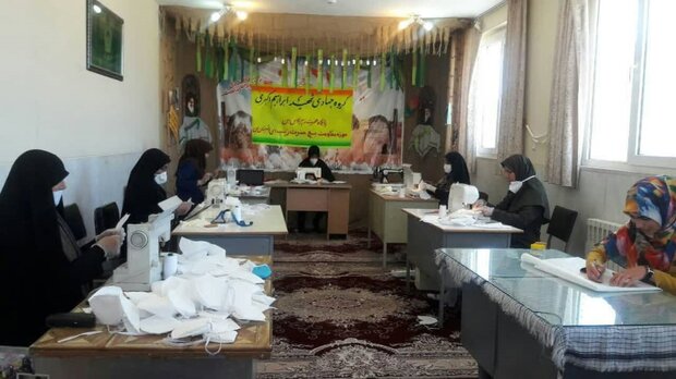 مشارکت ۱۰۰۰ بانوی بسیجی با گروههای جهادی در مقابله با کرونا مشارکت ۱۰۰۰ بانوی بسیجی با گروههای جهادی در مقابله با کرونا