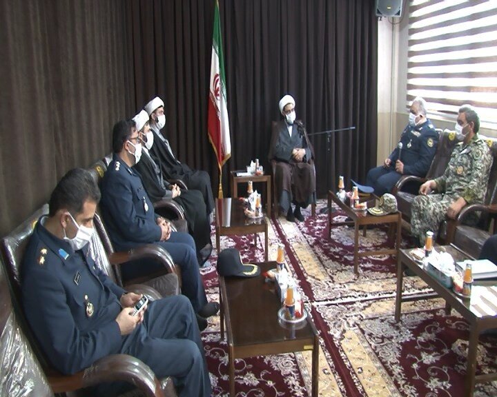 نماینده ولی فقیه در همدان: ارتش همیشه برای مردم و در کنار مردم بوده است