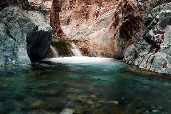 نگاهی به آبشارهای زیبای دره دلفارد در جنوب کرمان نگاهی به آبشارهای زیبای دره دلفارد در جنوب کرمان