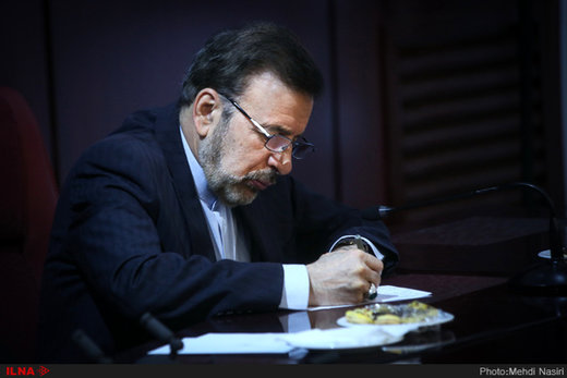 واکنش اینستاگرامی واعظی به بازگشت نسخه چاپی روزنامه ها واکنش اینستاگرامی واعظی به بازگشت نسخه چاپی روزنامه ها